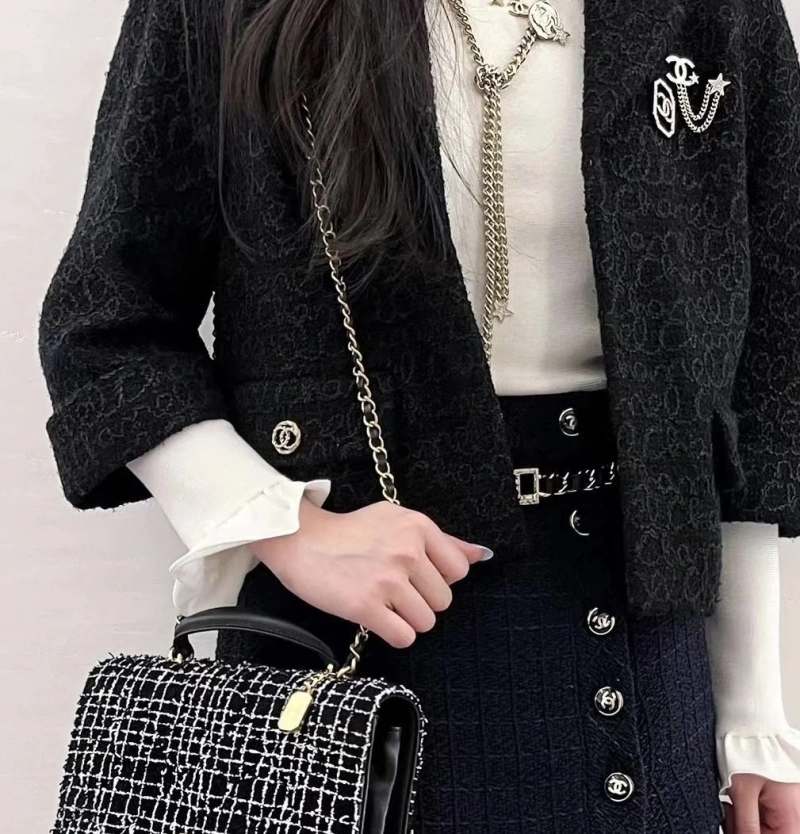Refined Chxnxl Brooches 290647