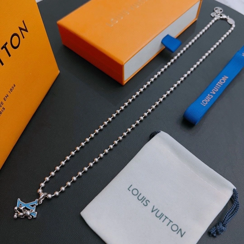 LX Necklaces Refined 309978