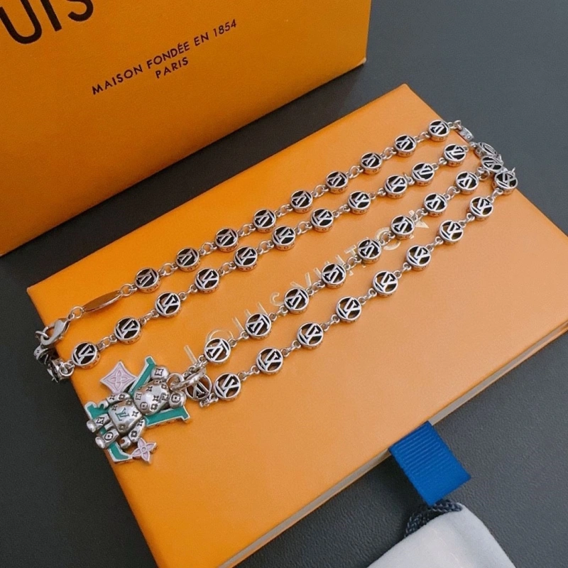 Fashionable LX Necklaces 309973