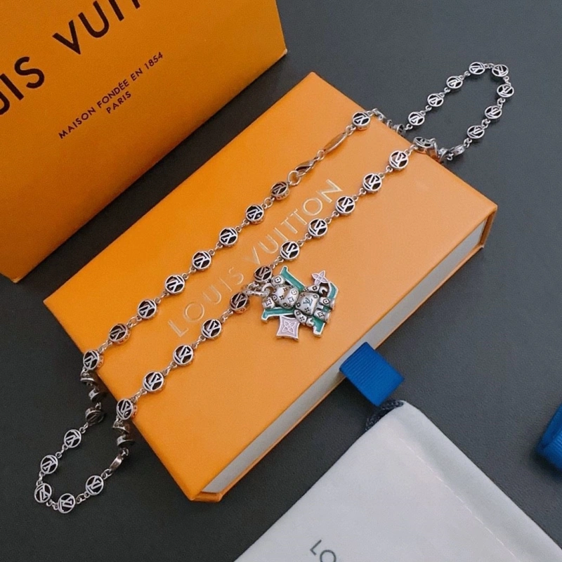 Fashionable LX Necklaces 309973