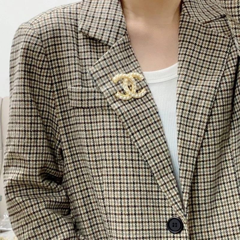 Chxnxl Brooches Sleek 290641