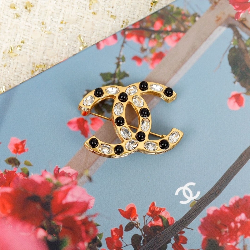 ModernLook Chxnxl Brooches 290630