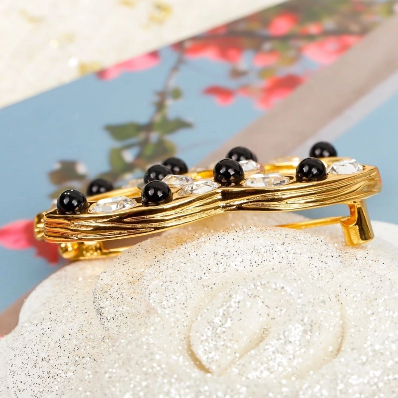 ModernLook Chxnxl Brooches 290630