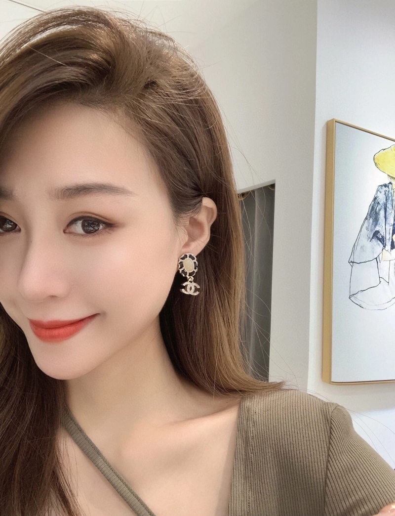 Lightweight Chxnxl Earrings 290263