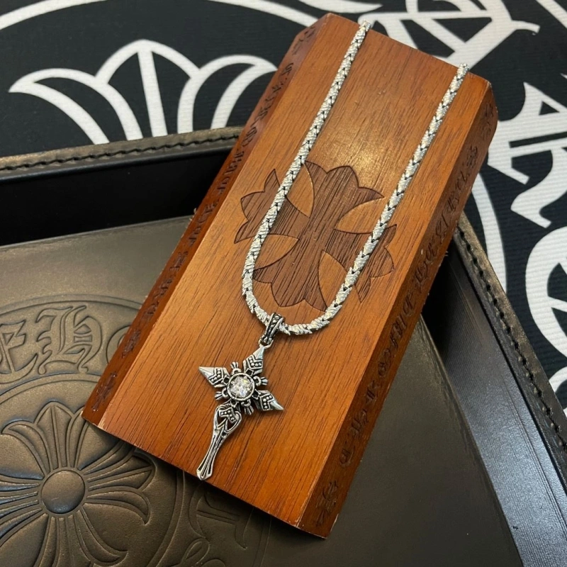 Affordable Chrxmx Hxxrts Necklaces 298764