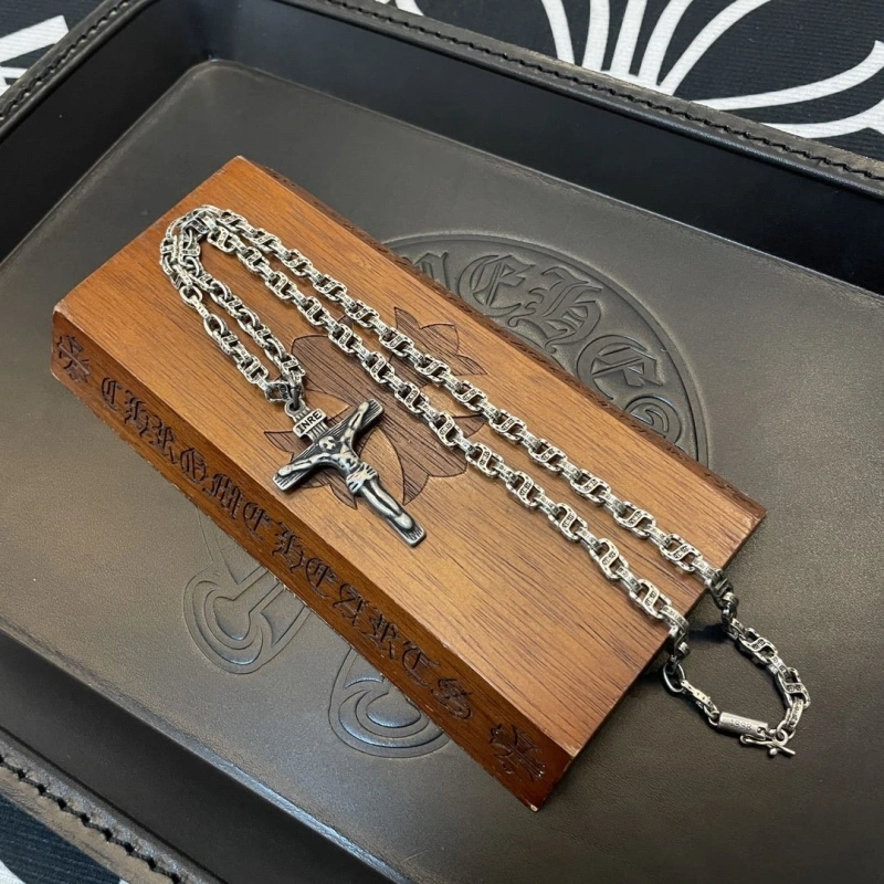 GoAnywhere Chrxmx Hxxrts Necklaces 298761