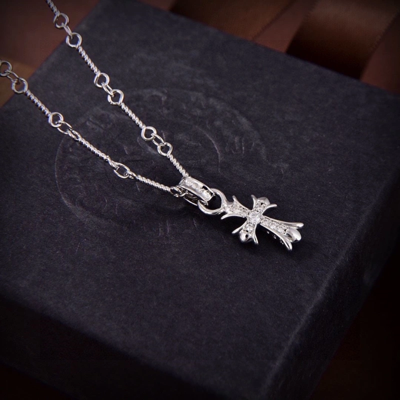 Stylish Chrxmx Hxxrts Necklaces 298757