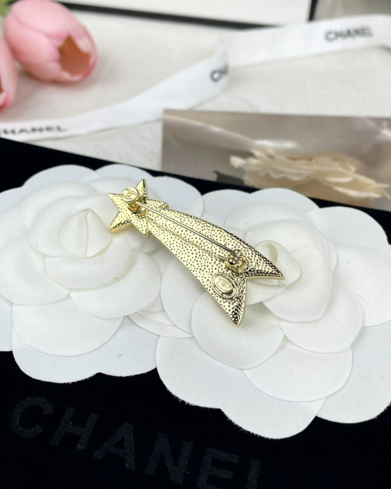 Vibrant Chxnxl Brooches 290627