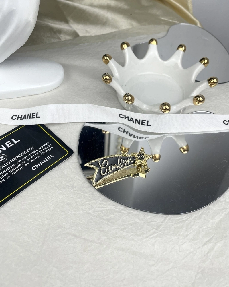 Vibrant Chxnxl Brooches 290627