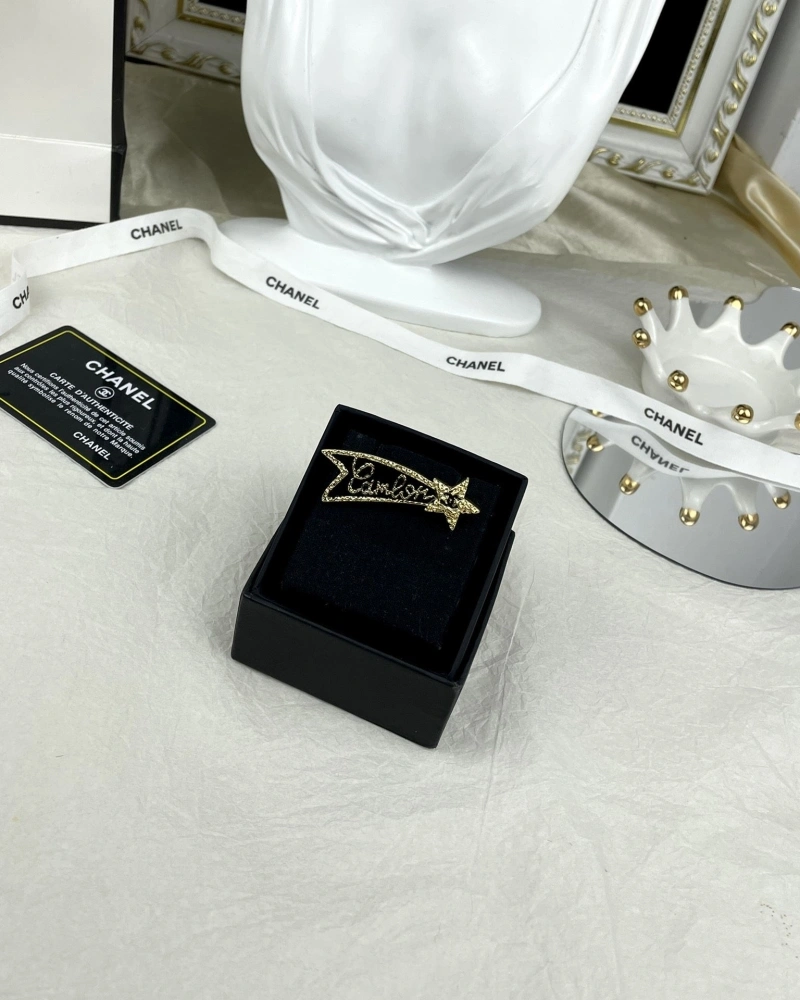 Vibrant Chxnxl Brooches 290627
