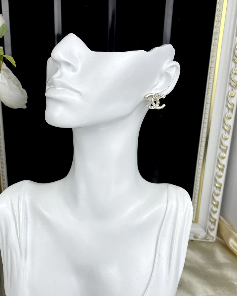 Efficient Chxnxl Earrings 290262