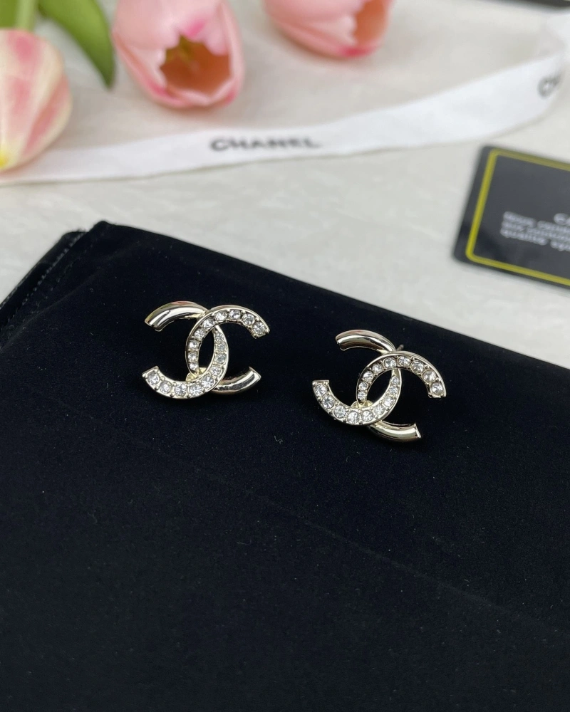 Efficient Chxnxl Earrings 290262