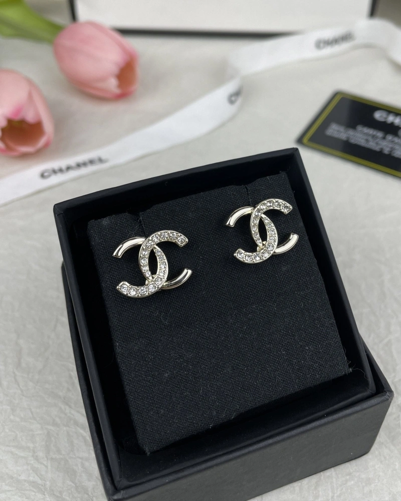 Efficient Chxnxl Earrings 290262