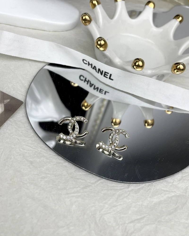 Efficient Chxnxl Earrings 290262