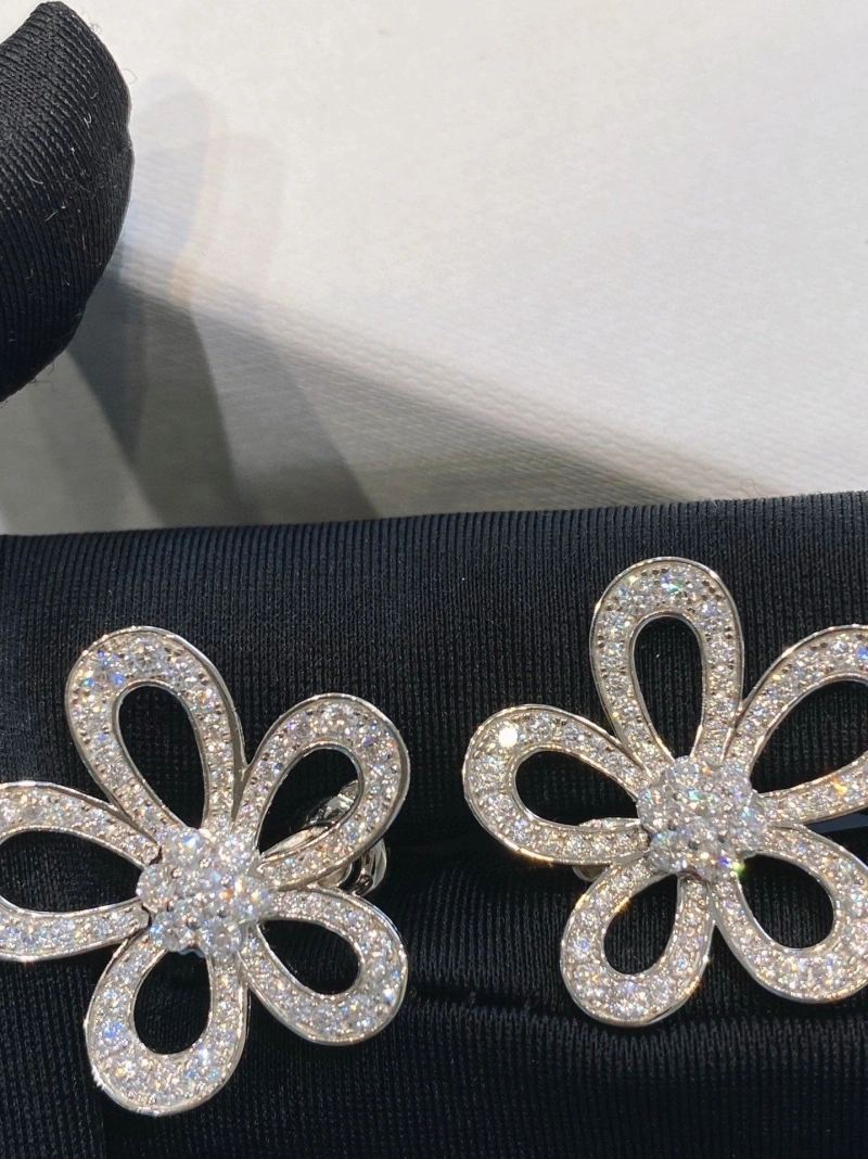 Practical Chxnxl Earrings 290257