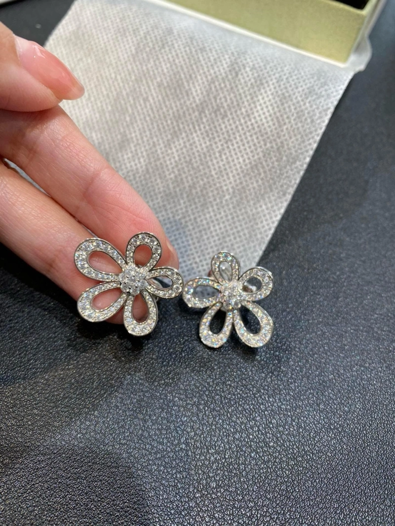 Practical Chxnxl Earrings 290257