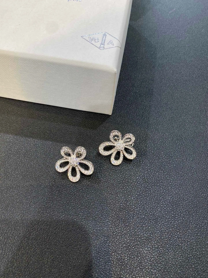 Practical Chxnxl Earrings 290257