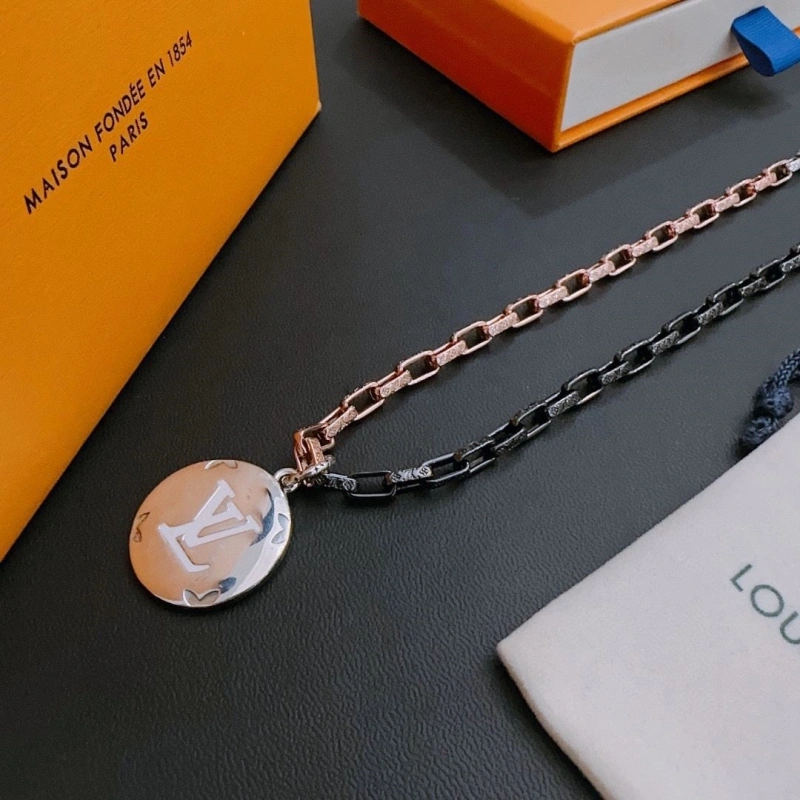 Sophisticated LX Necklaces 309955