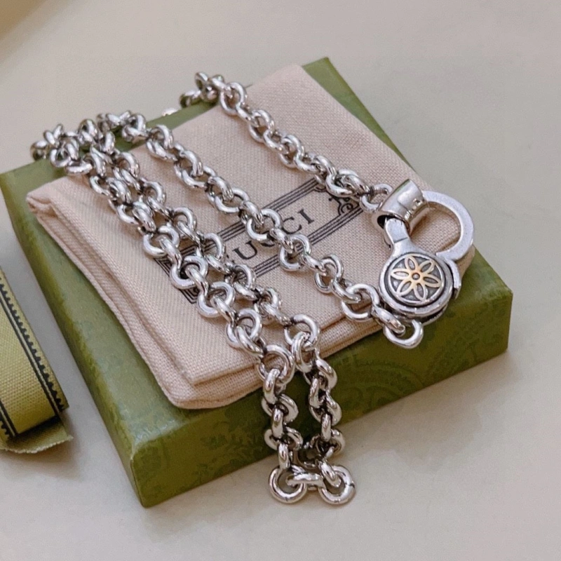 Versatile Gxccx Necklaces 303813