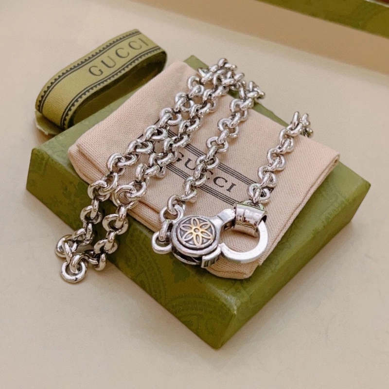 Versatile Gxccx Necklaces 303813