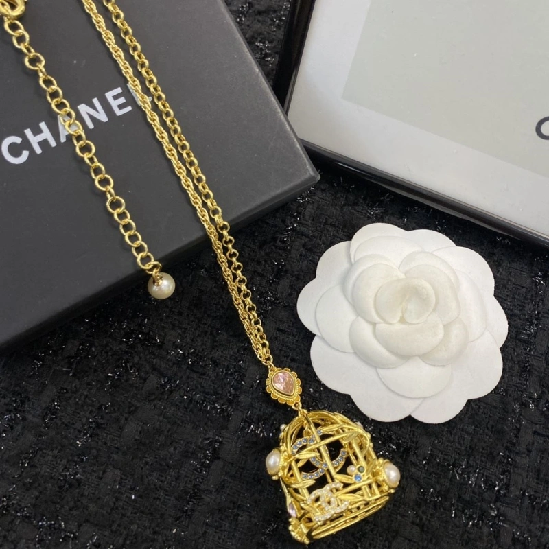 Functional Chxnxl Necklaces 289705