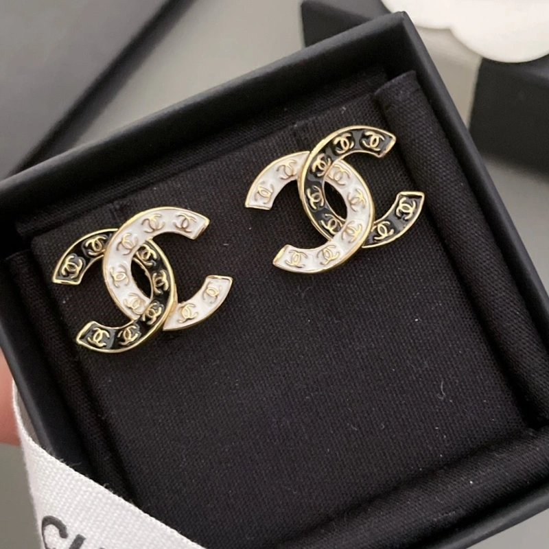 EyeCatching Chxnxl Earrings 290242