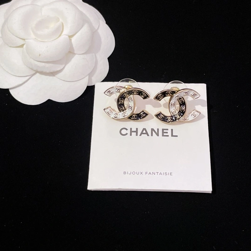 EyeCatching Chxnxl Earrings 290242