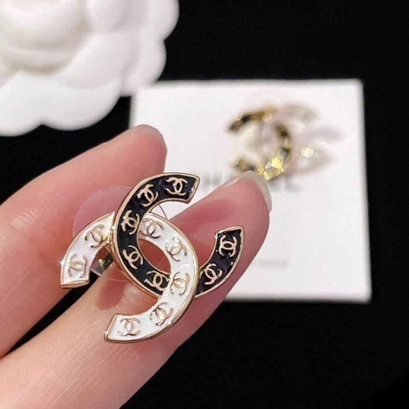 EyeCatching Chxnxl Earrings 290242