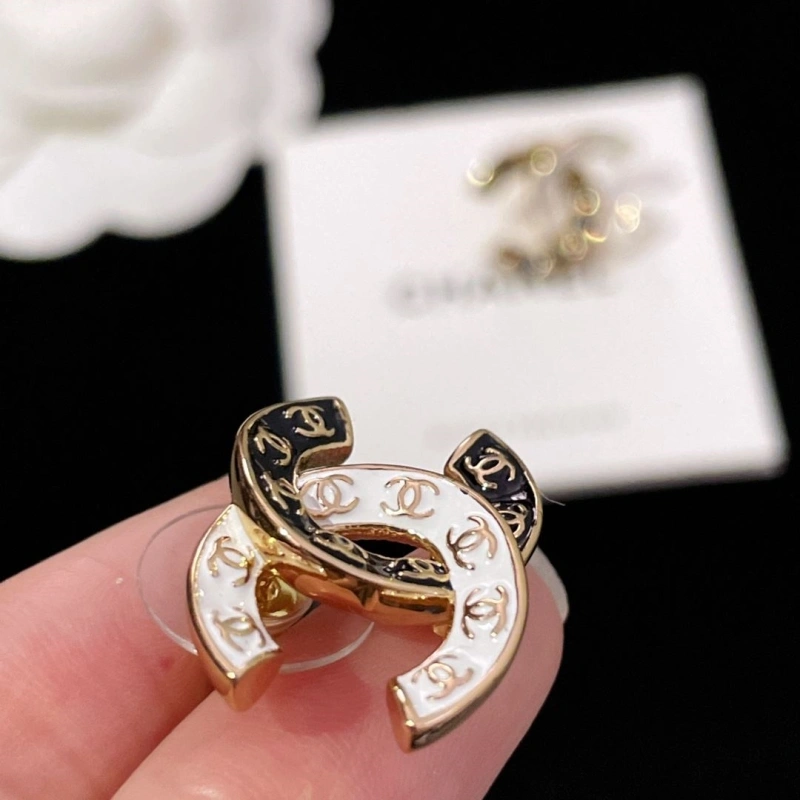 EyeCatching Chxnxl Earrings 290242
