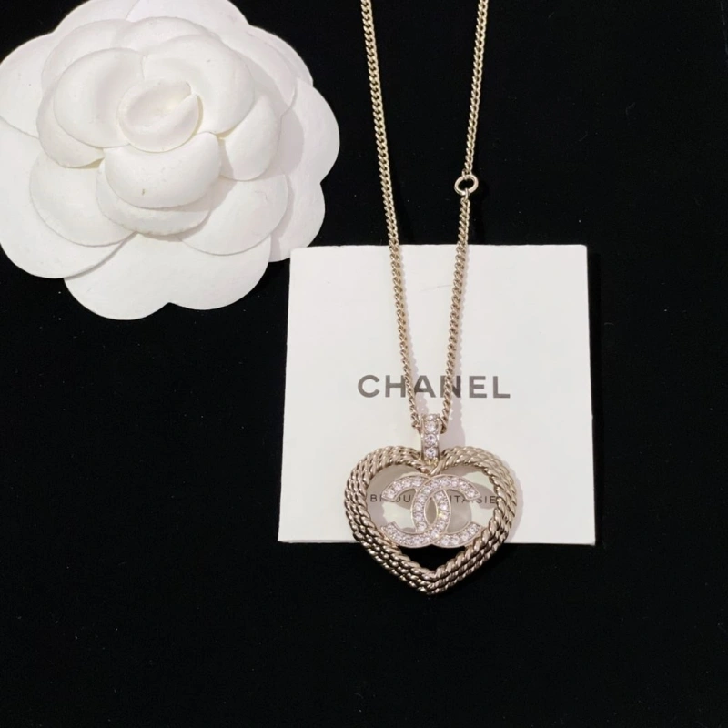 Compact Chxnxl Necklaces 289706