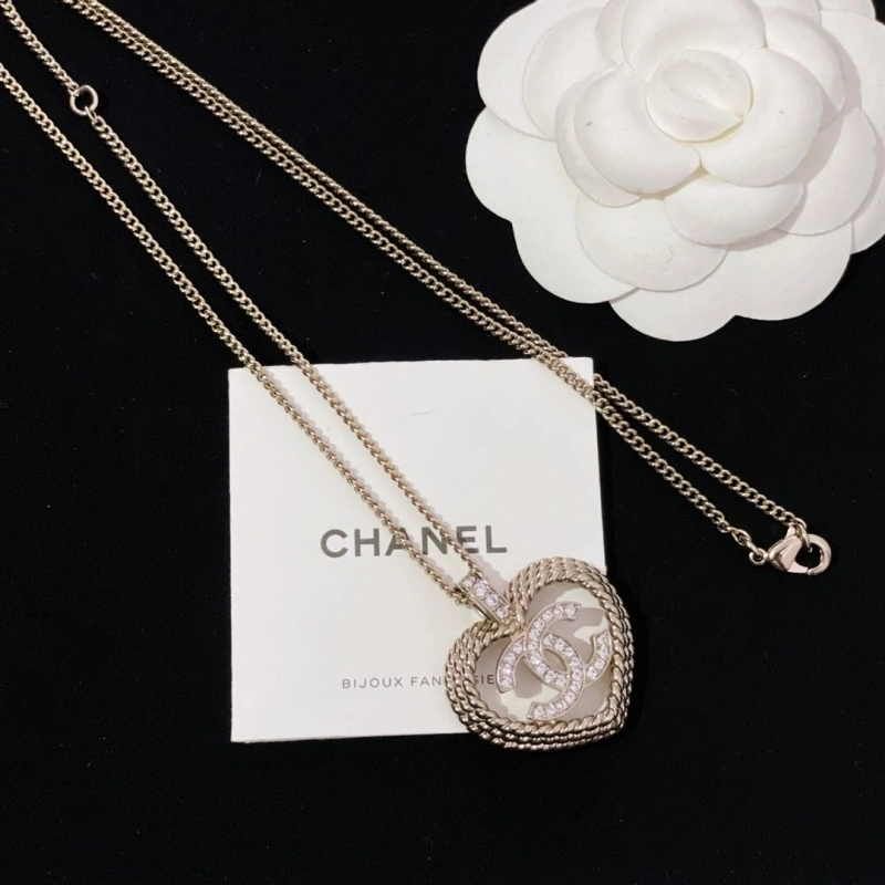 Compact Chxnxl Necklaces 289706