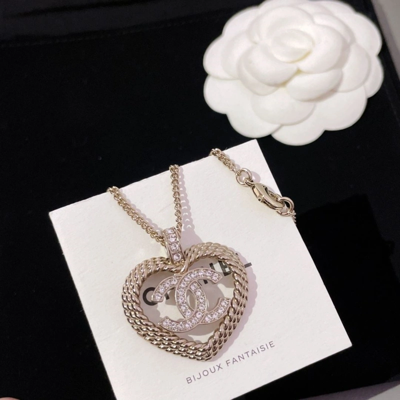 Compact Chxnxl Necklaces 289706