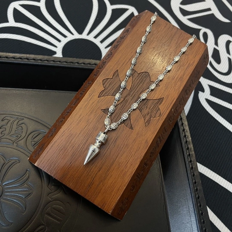 GoAnywhere Chrxmx Hxxrts Necklaces 298729