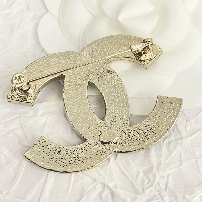 Elegant Chxnxl Brooches 290622