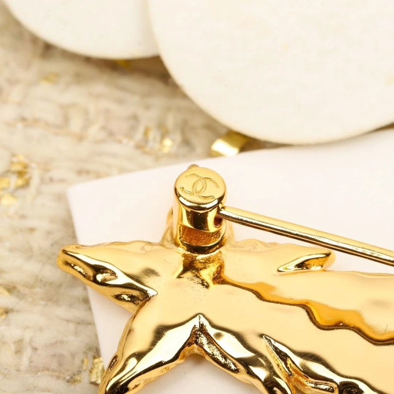 Chxnxl Brooches Lightweight 290616