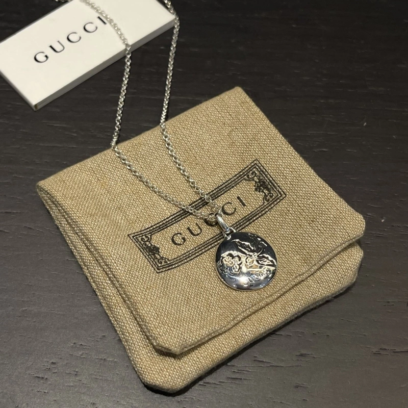 Versatile Gxccx Necklaces 303784