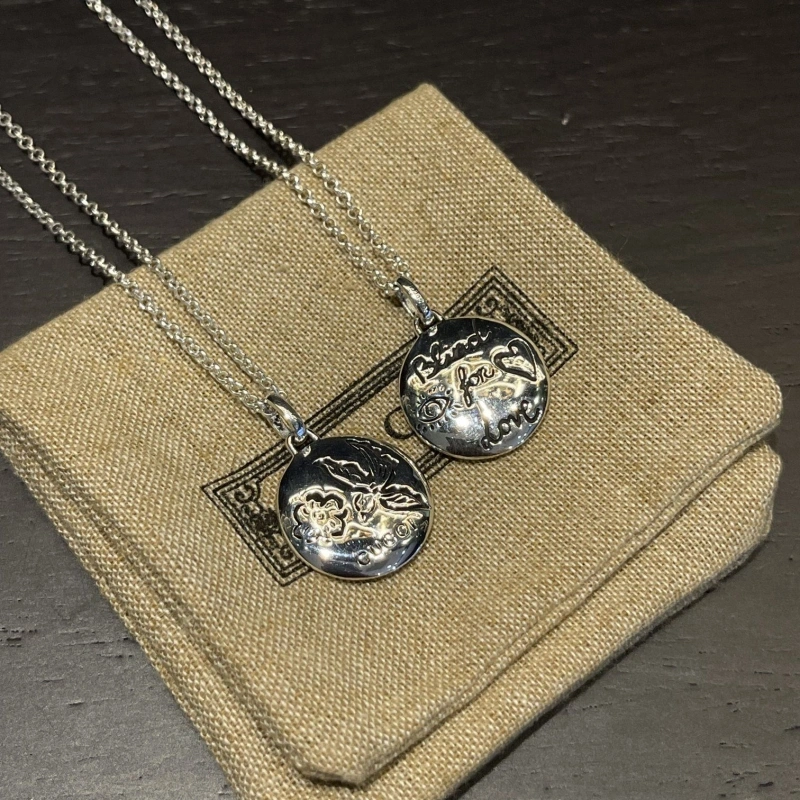 Versatile Gxccx Necklaces 303784