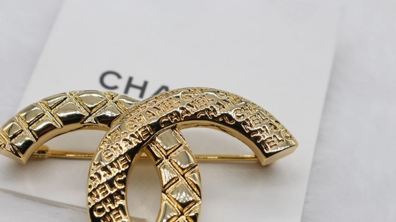 Flexible Chxnxl Brooches 290612