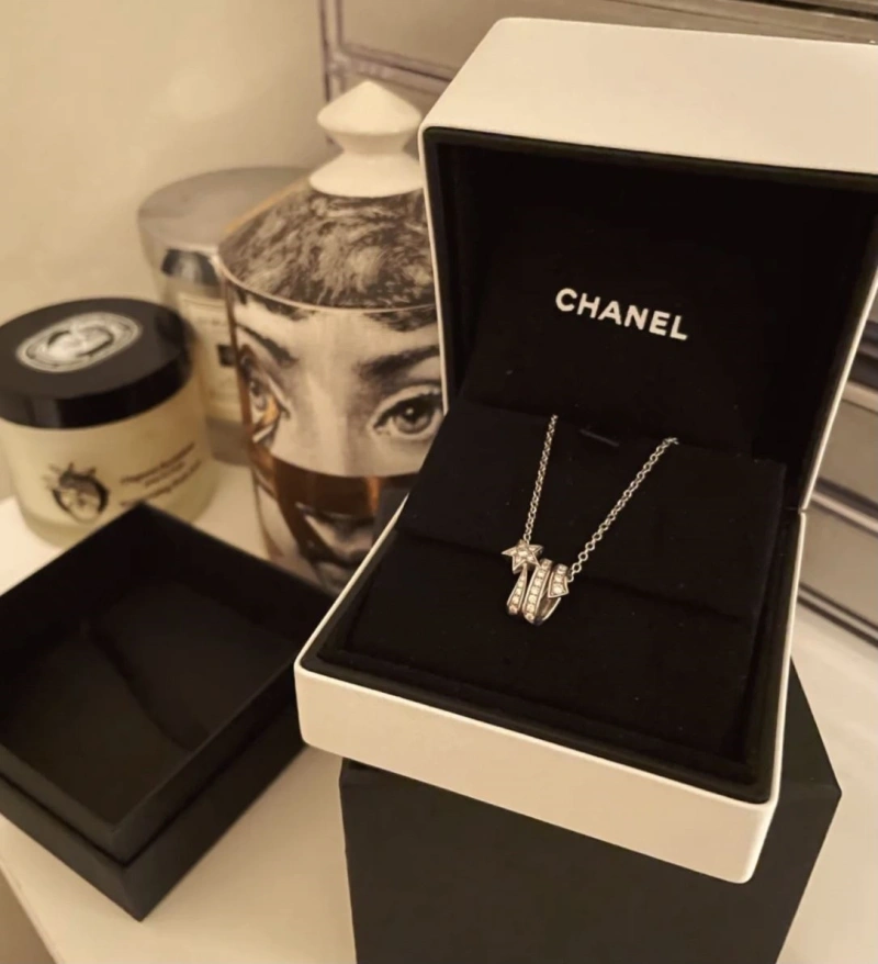 Flexible Chxnxl Necklaces 289711