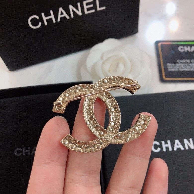 Chxnxl Brooches Cozy 290611