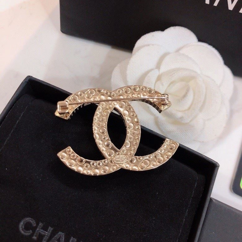 Chxnxl Brooches Cozy 290611