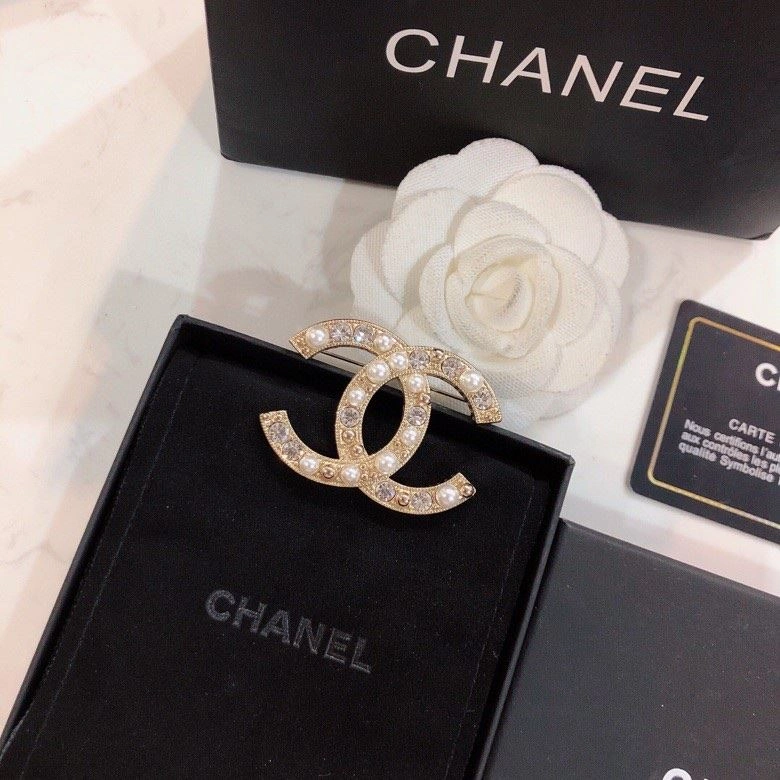 Chxnxl Brooches Cozy 290611