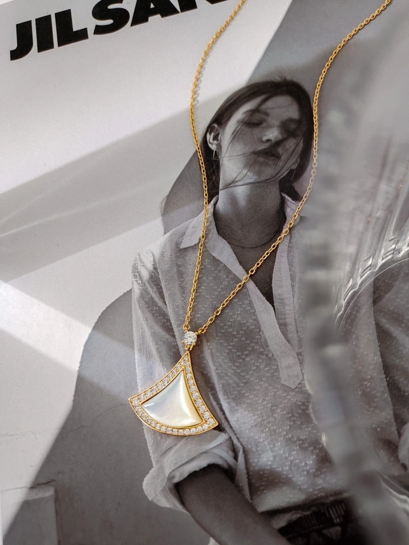 AllSeason Bxttxga Vxnxnta Necklaces 282828