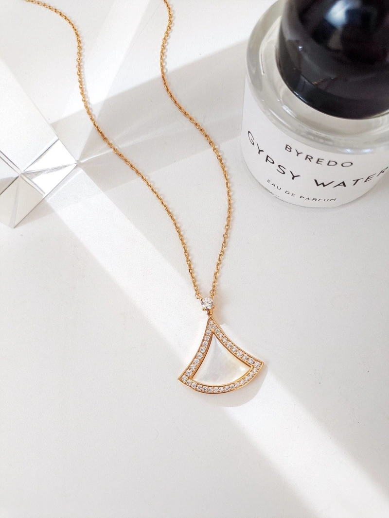 AllSeason Bxttxga Vxnxnta Necklaces 282828