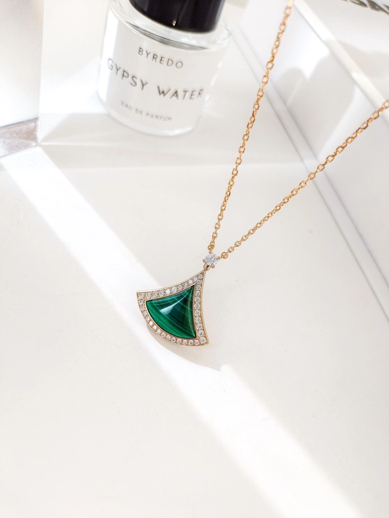AllSeason Bxttxga Vxnxnta Necklaces 282828