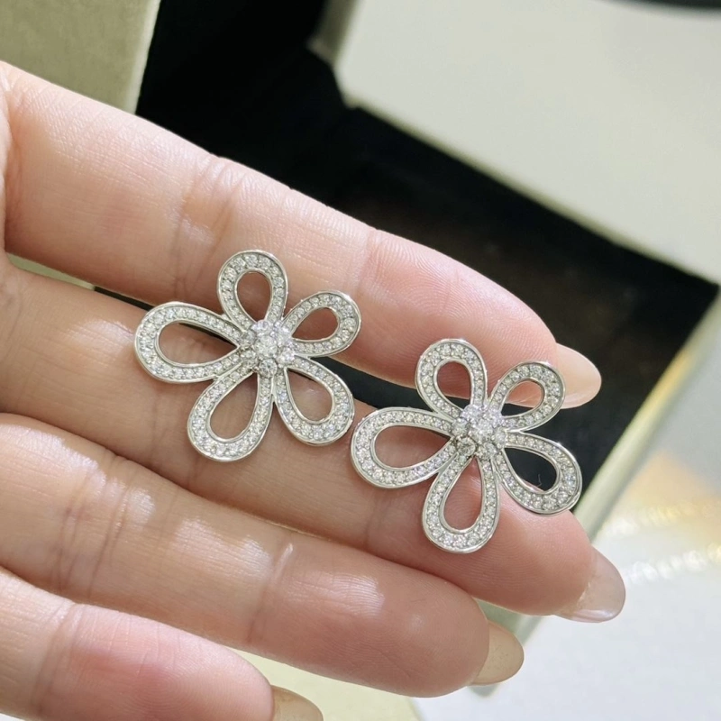 Classic Vcx Earrings 316003