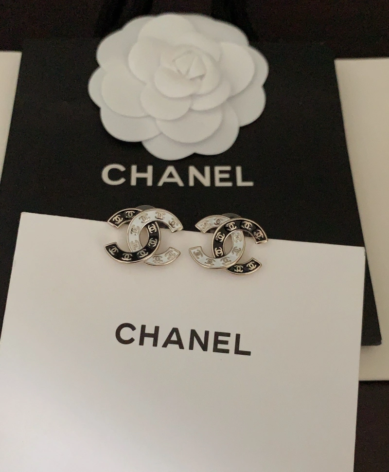 Lightweight Chxnxl Earrings 290203