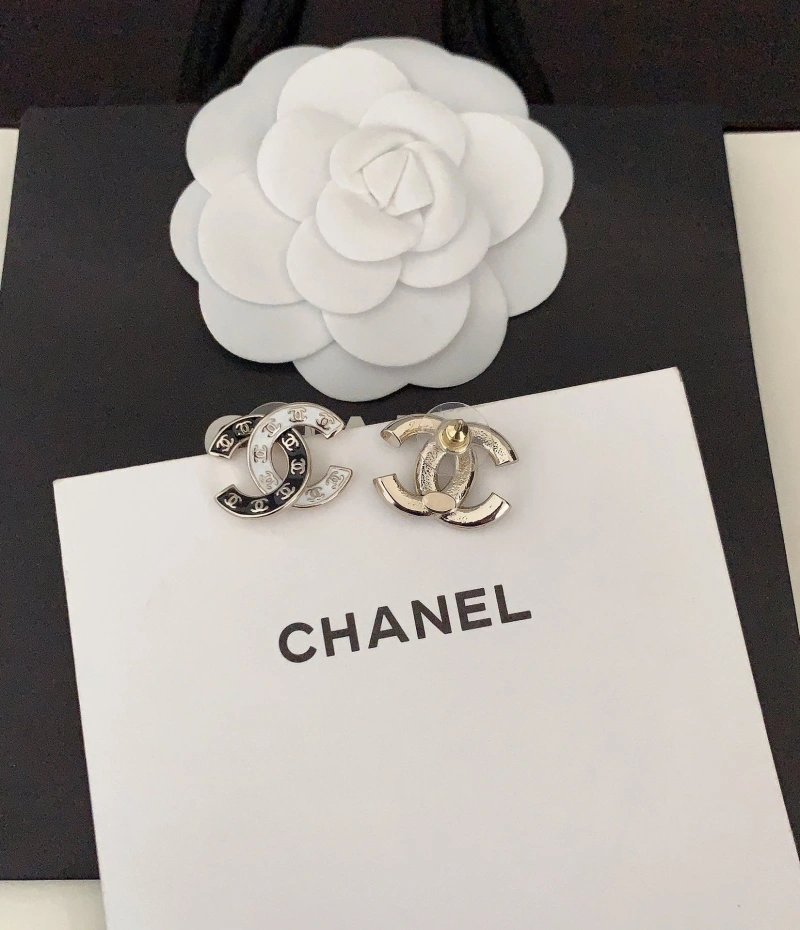 Lightweight Chxnxl Earrings 290203