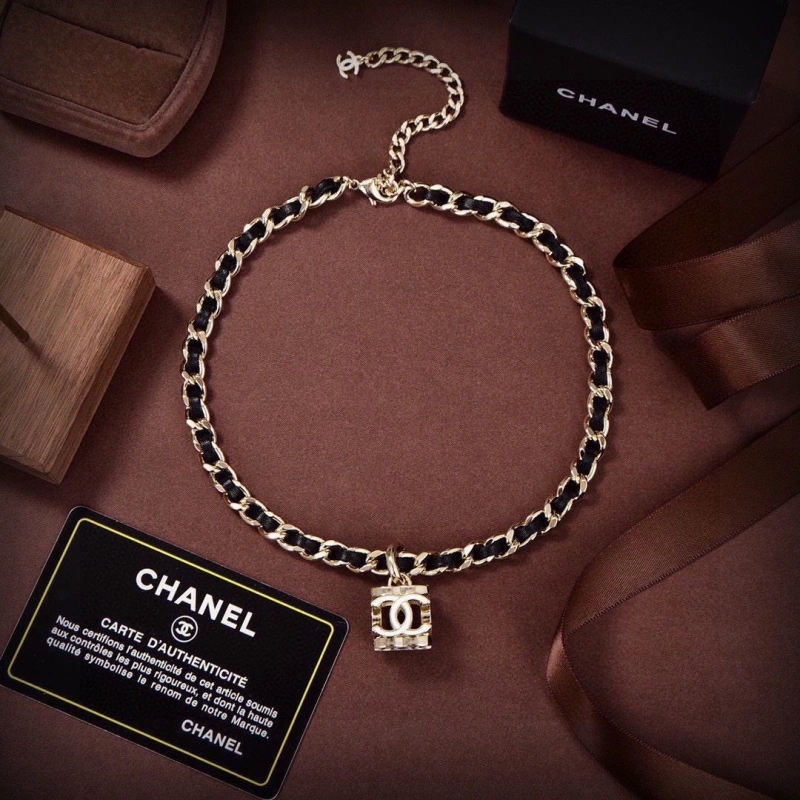 Versatile Chxnxl Necklaces 289681