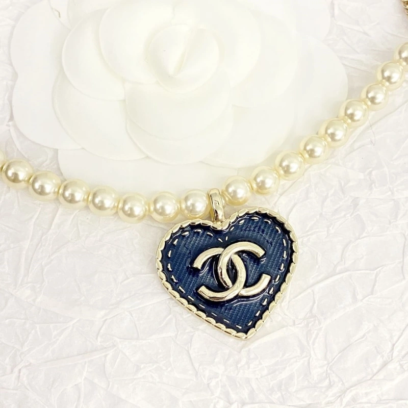 EyeCatching Chxnxl Necklaces 289676